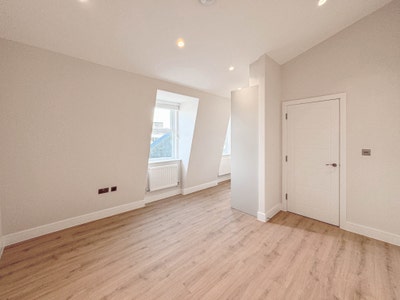 A beautiful 2 bedroom property in Holloway, N7 Main Photo