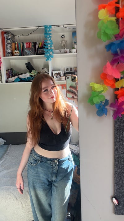 Graduated Female looking for room  Main Photo