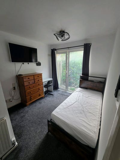 Single room to rent Main Photo
