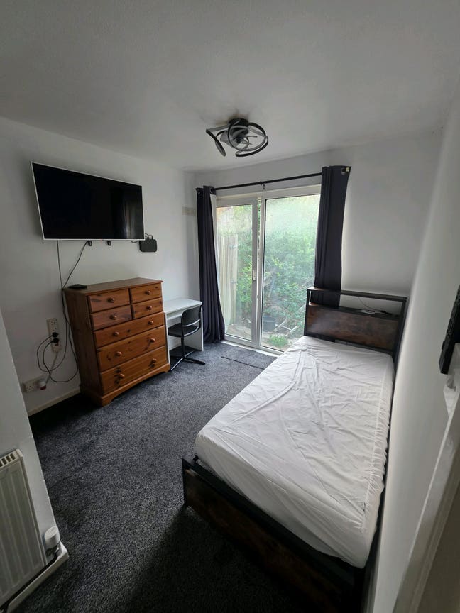 Single room to rent Main Photo