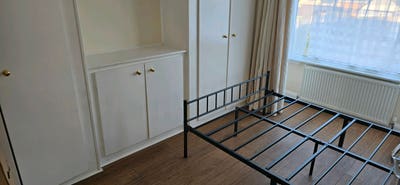 Four Bed Garden House Having off Street Parking. Main Photo