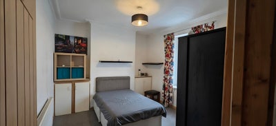 Double room (for females) – &pound;525 pcm BILLS INC. Main Photo