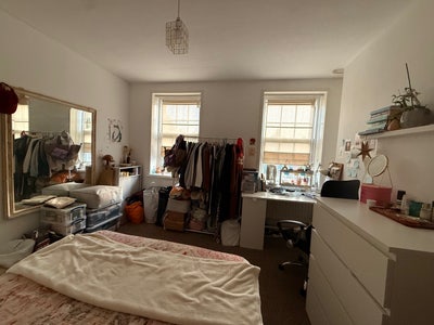 Large Double Rooms in Zone 1  Main Photo