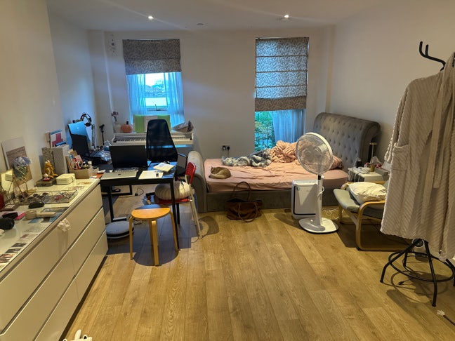 Huge Riverside Room Near the O2 & Jubilee Line  Main Photo