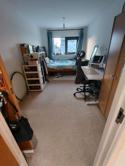 Ensuite room in 2bed flat (Free Gym and Concierge) Main Photo