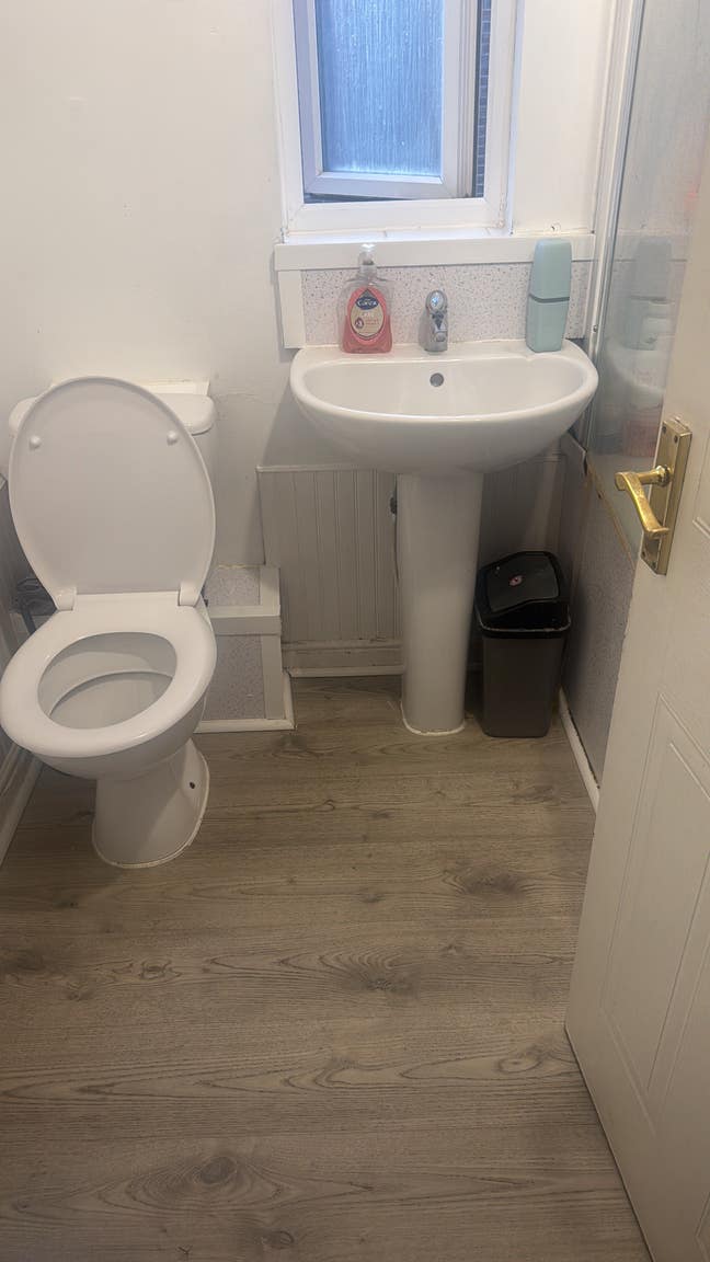 1 double bed room available to rent  Main Photo