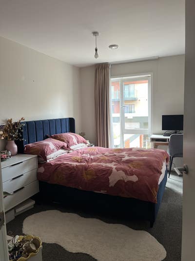 2 Rooms Available in 3 Bed Central Flat Main Photo