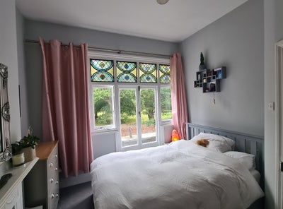 Two rooms in 3 bed flat, in Hampton Hill Main Photo