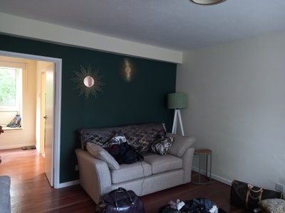 Spacious room to let in two bed maisonette Main Photo