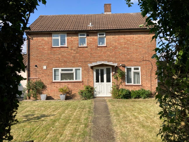 Large Double Room to Let Main Photo