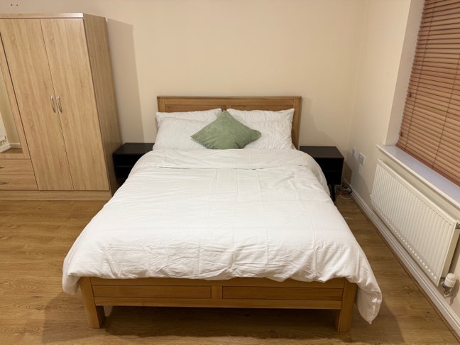 Two Modern Double Rooms in King’s Norton  Main Photo