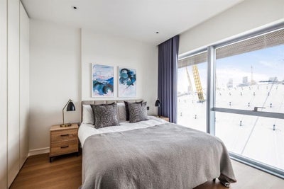 En suite double room - Penthouse flat beside O2 Main Photo