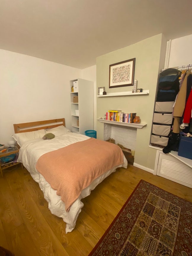 1 bedroom in cozy 3 bedroom Cottage Main Photo