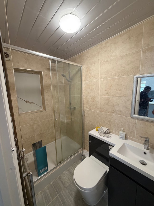 Double Room Available in slough Main Photo