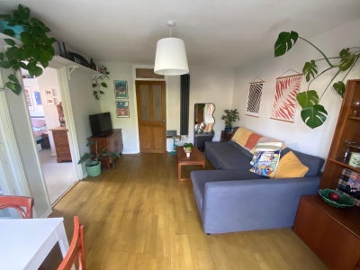 Beautiful room by Victoria Park Main Photo