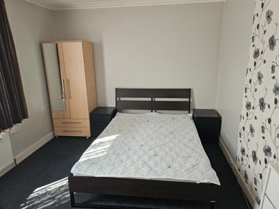 Double room for rent in Tottenham Hale Main Photo