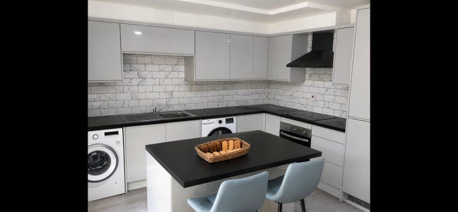 Large Ensuite double room available- Slough Main Photo