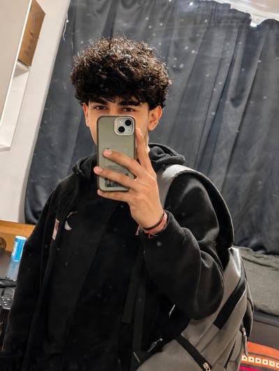 Looking for someone to rent a flat or a studio. Main Photo