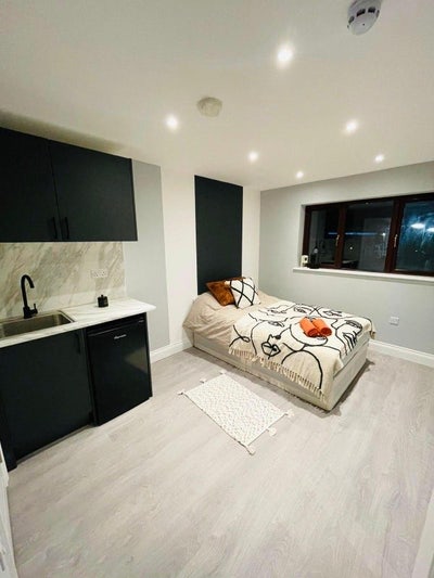 🏡✨En-Suite Room to Let in - Canning Town Main Photo