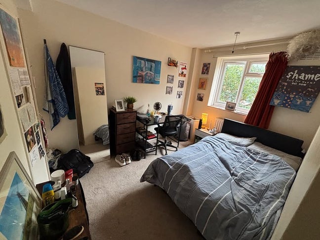 3-Bedroom Flatshare – Battersea High Street, Batte Main Photo