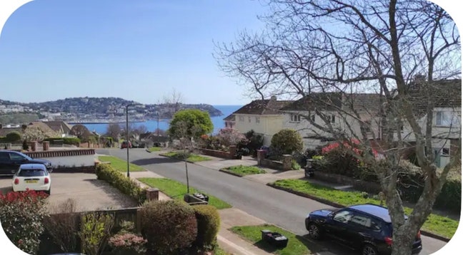 Large ensuite in Livermead (Torquay) Main Photo