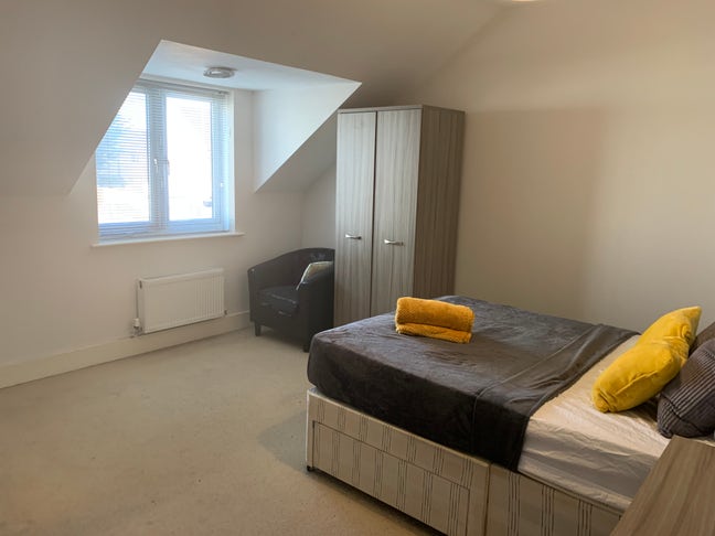Large Double Room – Arlesey – Available Now (65/2) Main Photo