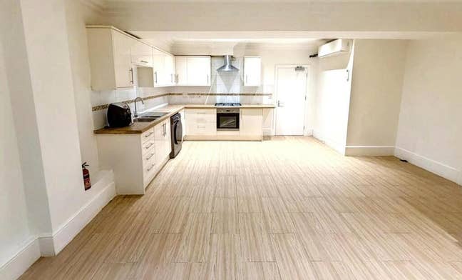 3-bed flat available in E7 Main Photo