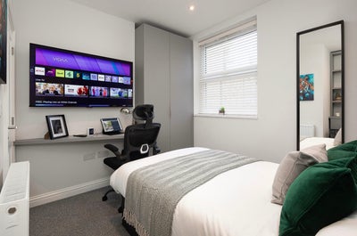 Stunning Rooms  -  WITH  GYM!  🏋️ (SR) Main Photo