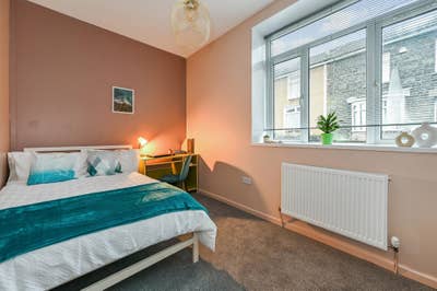 Double Room Available in House Share - Bills Inc Main Photo