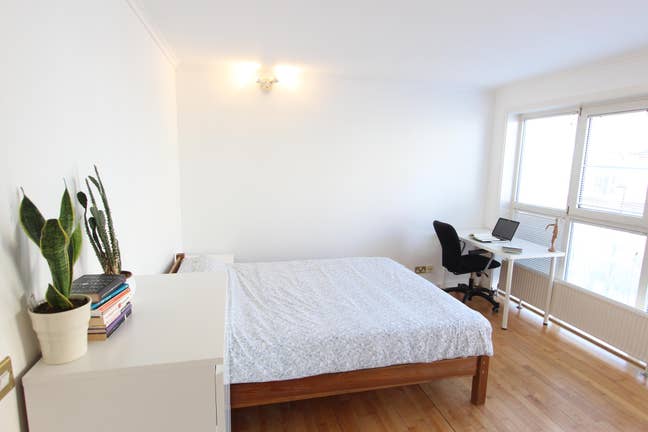 3 Rooms In Tranquil House By Thames Main Photo