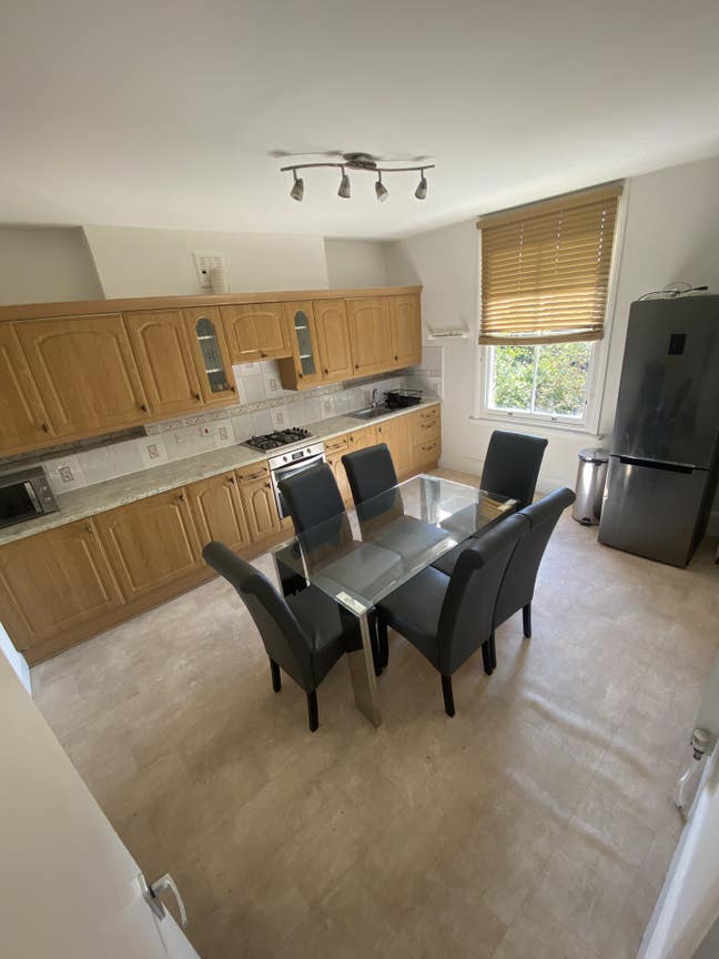 Bright and Spacious 4 Beds Flatshare SW9 Main Photo