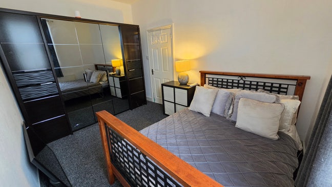 Room to rent Main Photo