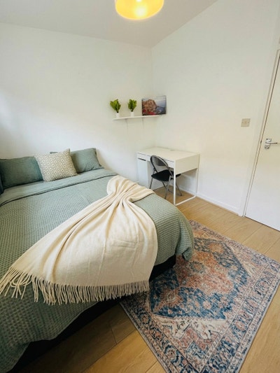 🏡Spacious Double Room in Royal Oak🏡 Main Photo