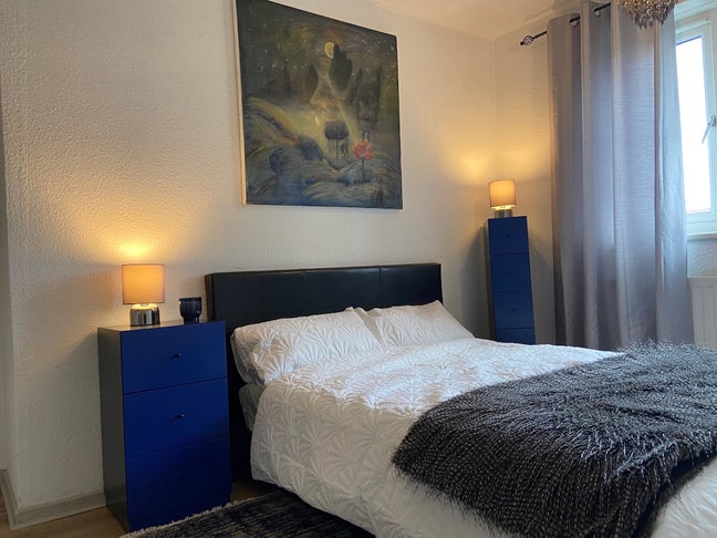 Bright Double Room in Clapham North ( SW4 )  Main Photo