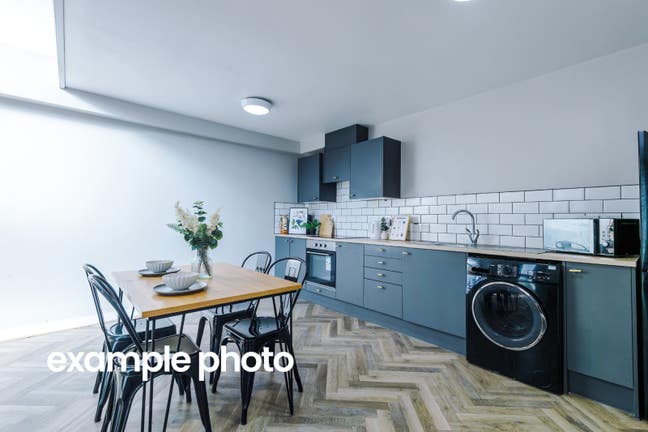 2 Bed Flat, Manchester M14 6NS, Avail Now Main Photo