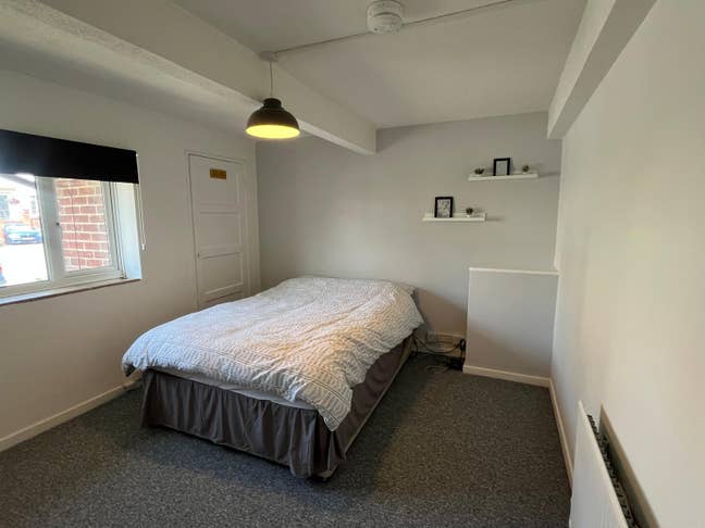 Three Double Rooms Available! Main Photo