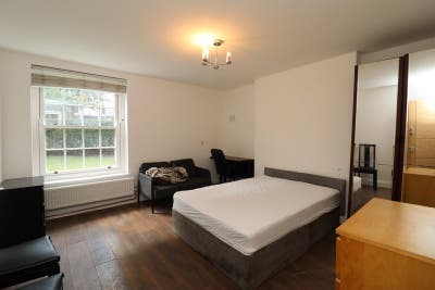 Impressive Location-Large Room in King's Cross Main Photo