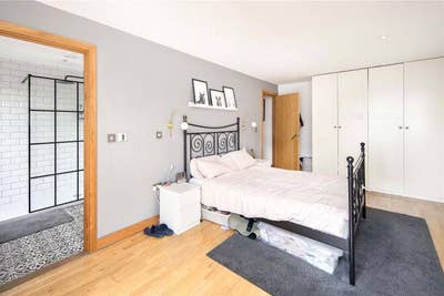 New House with living room and garden  Main Photo