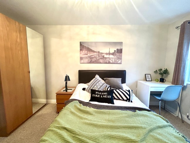 🏡I Keep Working My Way Back to This Room 💚

 Main Photo
