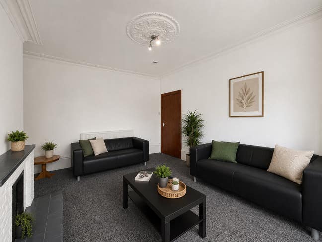 Just 2 Rooms Left in This Modern House Share!!!!!! Main Photo