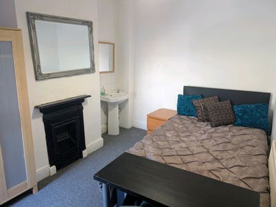 Fantastic Double Room, all bills inc Main Photo