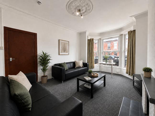 Beautiful Refurbished Headingley House Share  Main Photo