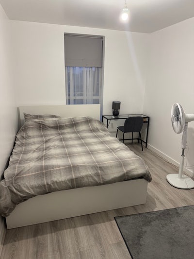 Not a agency spare room for rent in E14 Main Photo