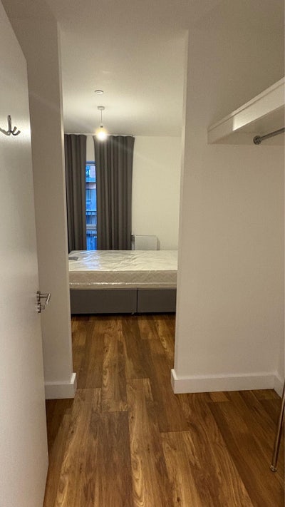 En-suite room available in a 2bed 2bath apartment  Main Photo