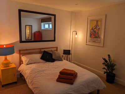 Ensuite Double Room in peaceful home Main Photo