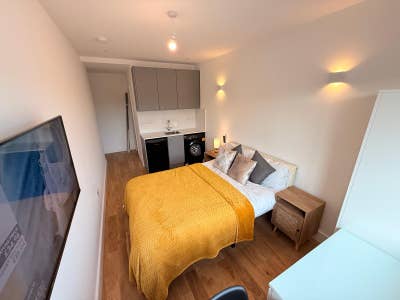 Studio Room in, RM11 Main Photo
