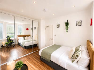 Double en suite room to rent for a single person Main Photo