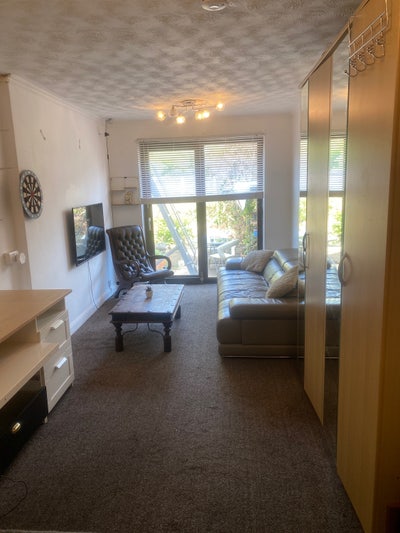 Private Cosy & Spacious 1 Bed  Main Photo