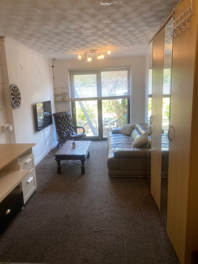 Private Cosy & Spacious 1 Bed  Main Photo