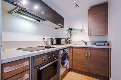 Spacious Double in Beautiful Canal side Apartment  Main Photo